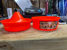 Load image into Gallery viewer, Twist Off Lid Non-spill Water Bowl - 64 oz