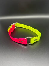 Load image into Gallery viewer, Black Name Tag 19" Two-Tone Dayglo Collar with D-Ring &amp; Center Ring - 1" Wide